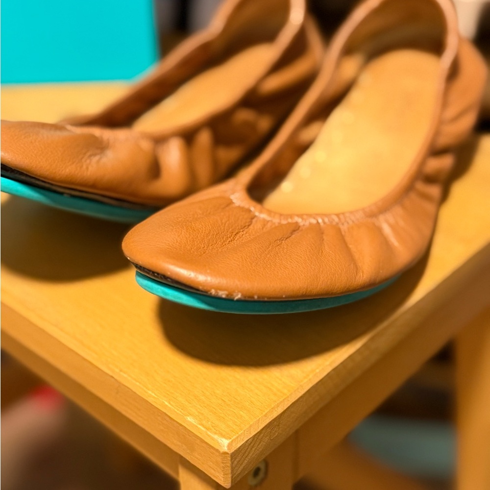 Tieks Brown Flats with Soft Leather and Flexible Fit - Picture 5 of 6